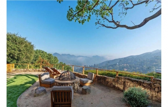 Leighton Meester ve Adam Brody California daki malikanelerini satıyor!