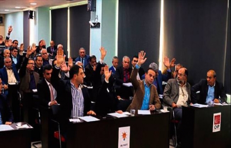 Hüseyin Sözlü Adana'nın ranta açılması planını tekrar meclisten geçirdi!