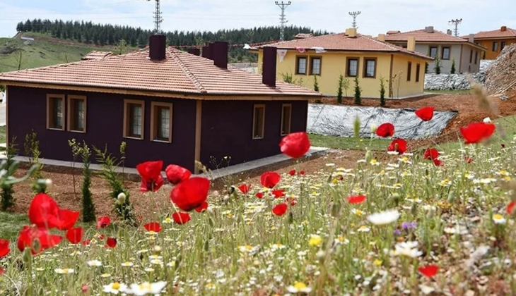 Gaziantep Nurdağı nda depremzedeler köy evlerine yerleşti! Bakan Kurum köy evlerinin videosunu paylaştı!