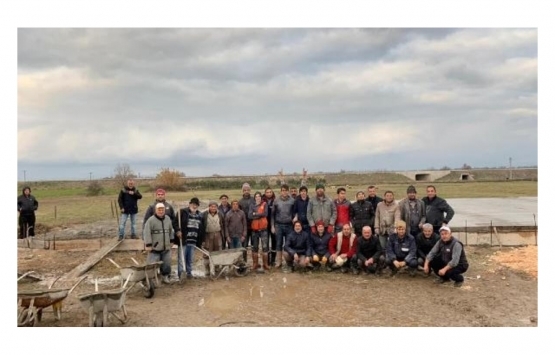 Balıkesir Manyas bölge halkı imece usulüyle çok amaçlı salon yapıyor! 