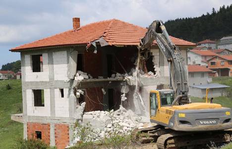 Bolu Yuva Yaylası'nda ruhsatsız bir bina yıkıldı!