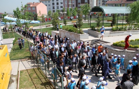 Ahmet Temel Parkı hizmete açıldı!