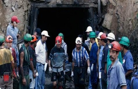 Kolombiya'da madeni su bastı: 12 işçi mahsur!