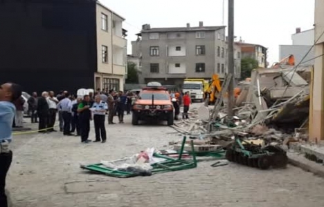 Çanakkale Lapseki'de 5 katlı bina çöktü!