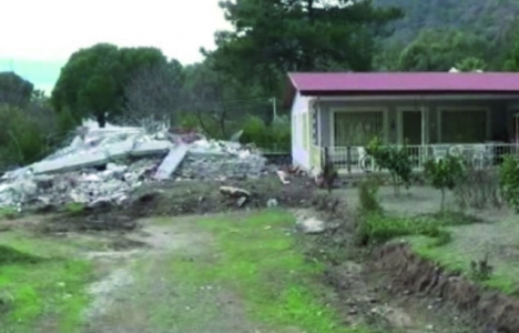 Muğla Marmaris'te kaçak 2 yapı yıkıldı!