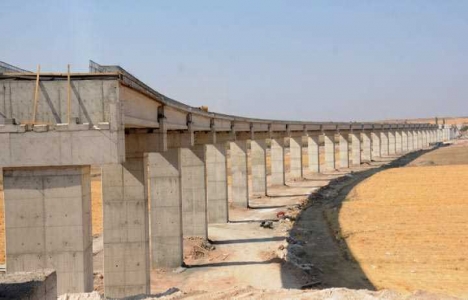 Güneydoğu nun en uzun demiryolu viyadüğü yapılıyor!