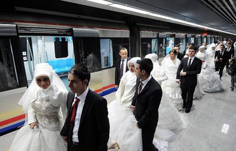 Marmaray’la seyahat edip Sapphire’de dünyaevine girdiler!