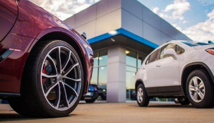 Spekülatörler sıfır araçta fiyatları tırmandırıyor!