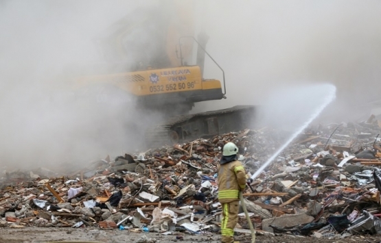 Kartal da riskli binaların yıkımı sürüyor!