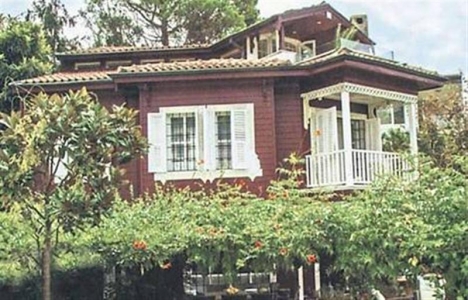 Mine Kalpakçıoğlu Kandilli deki köşkünün bahçesini tarım alanına çevirdi!