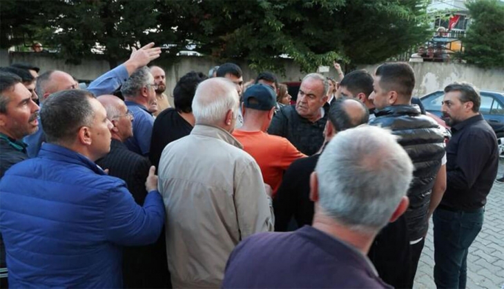 Büyükçekmece de site sakinlerinden tencere tavalı protesto!