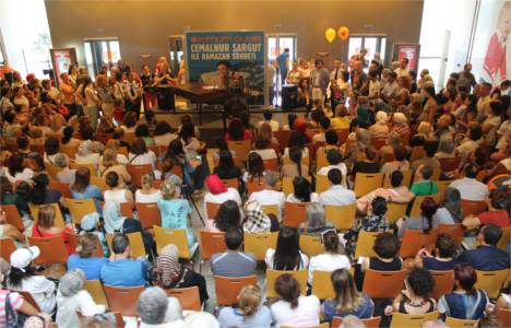 Cemalnur Sargut 20 Temmuz 'da Optimum Outlet'te!