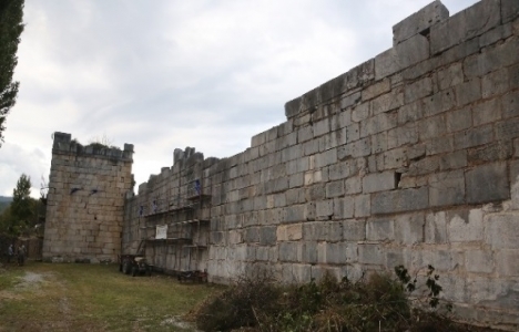 İznik Surları gün yüzüne çıkıyor!