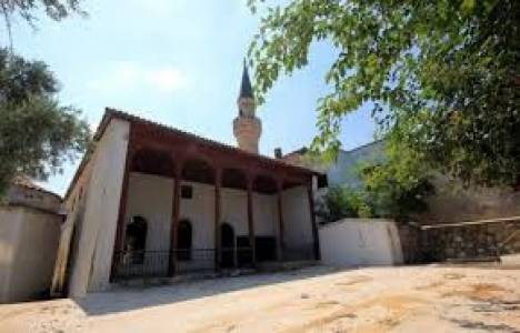 Altında kömür yatağı bulunan türbe ve tarihi cami taşınıyor!