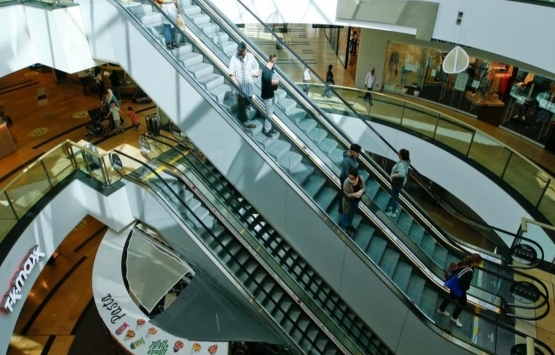 Almanya'da AVM'ler açıldı!