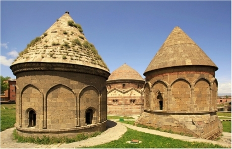 Erzurum'da Üç Kümbetleri turizme kazandırma projesi devam ediyor!