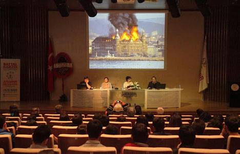 Ataşehir'de Depreme Ne Kadar Hazırlıklıyız? paneli düzenlendi!