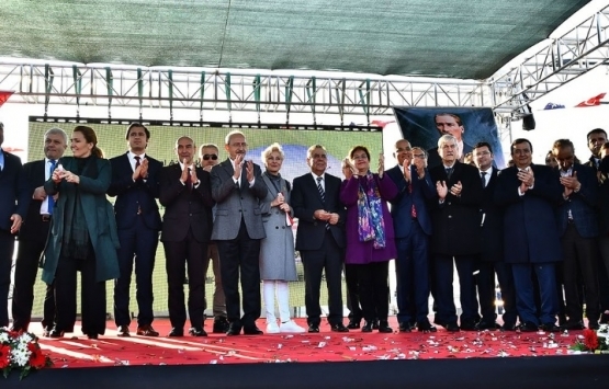 İzmir 15 Temmuz Demokrasi Şehitleri Meydanı açıldı!