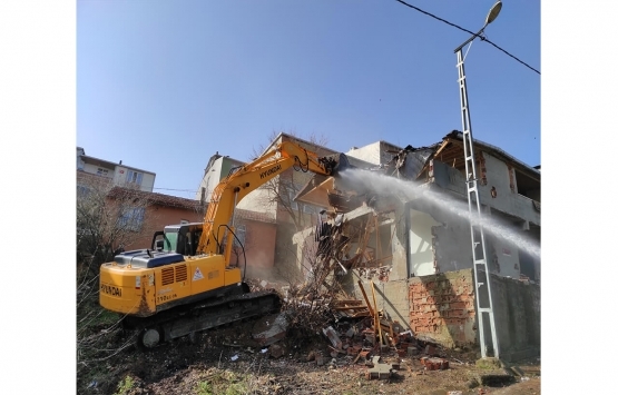 Başakşehir Kayabaşı nda kentsel dönüşüm kapsamında 10 bina yıkıldı!