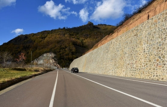 Karadeniz-Akdeniz Yolu nun yüzde 95 i tamam!