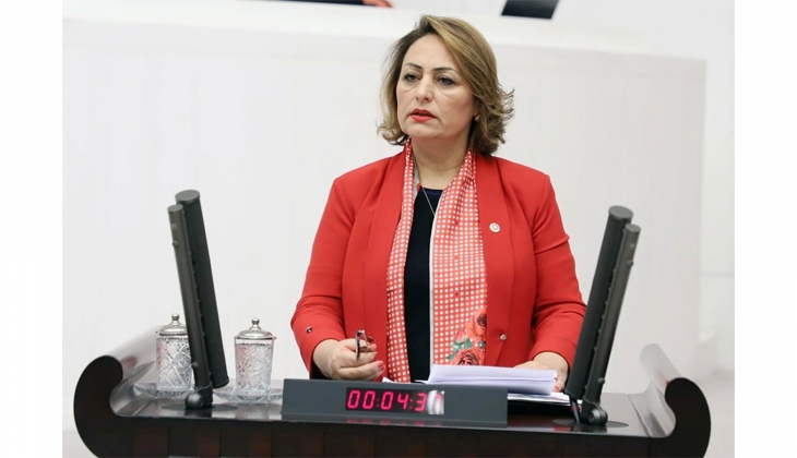 CHP'li Müzeyyen Şevkin sordu: Kaç konut teslim edilecek? Murat Kurum 653 bin, Bakan Özhaseki 75 bin dedi! Hangisi doğru?