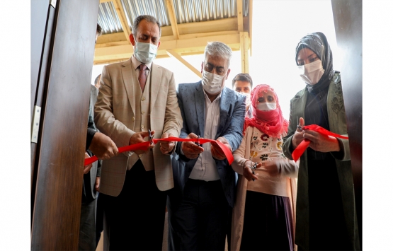 Van'da harabe evde yaşayan aileye yeni ev inşa edildi!