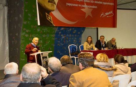 Altınok Öz, Deprem Dönüşüm Derneği Onursal Başkanı seçildi!