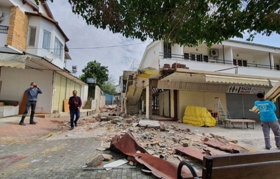 Alanya Avsallar’da 2 otelin kaçak yapıları yıkıldı!