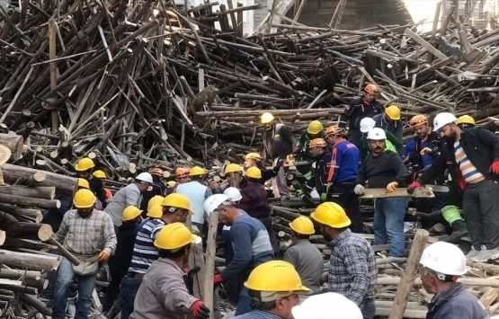 Gaziantep'te çöken iskelenin altında kalan mühendis hayatını kaybetti!