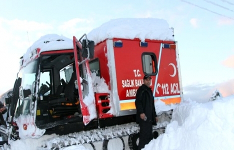 Rize'de işçiler cami inşaatında mahsur kaldı!