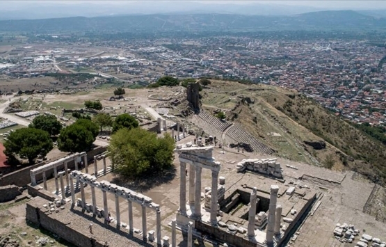 İzmir Bergama da tarım arazilerinin satışa çıkarılmasına tepki!