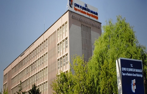 İzmir Tapu Müdürlüğü yeni binasına taşınmalı!