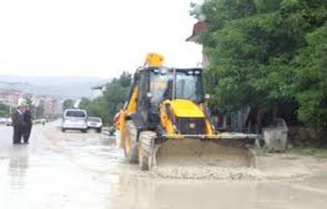 Darende'de sağanak taşkına neden oldu!