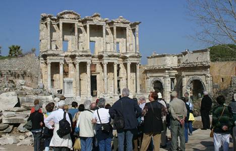 6 ayda turist sayısı yüzde 14 arttı!