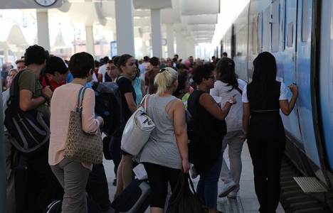 YHT'de bayram yoğunluğu yaşanıyor!