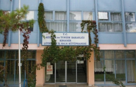 Kırşehir Halk Kütüphanesi binasının yıkımı tamamlandı!