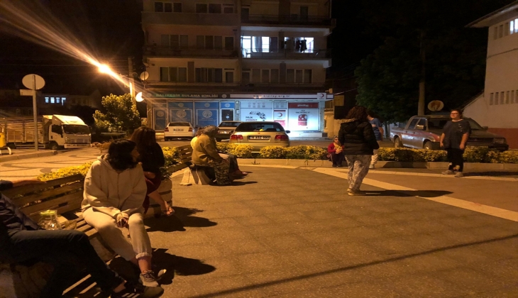 Son Dakika! Balıkesir de şiddetli iki deprem art arda meydana geldi: AFAD dan ilk açıklama