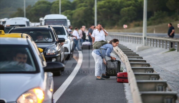 40 bin araç kapasiteli otopark bile yetmedi! İstanbul Havalimanı tatilcilerle doldu taştı!