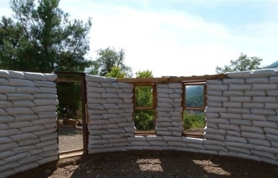 Şehir hayatından sıkılınca 1.500 TL ye ev yaptılar!