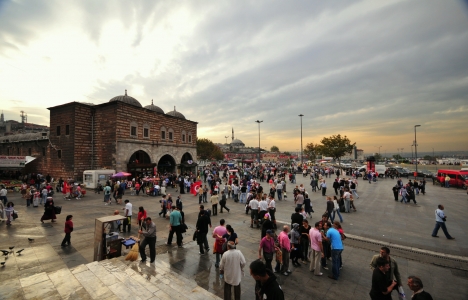 Eminönü meydanı yeniden düzenleniyor!