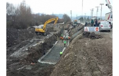 Asar Deresi’nde kavşak çalışması başladı!