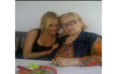 Merve Deşen in acı günü! Babaannesi Zinnur Deşen i kaybetti!