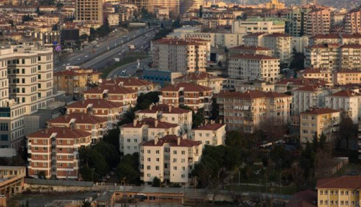 Ev sahibi olma hayali 2025 e kaldı! Yeni yılda konut fiyatları ne olacak; düşecek mi, yükselecek mi?