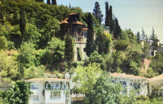 Pervaneli Köşk’ün manzarası için 18 ağaç kesildi!