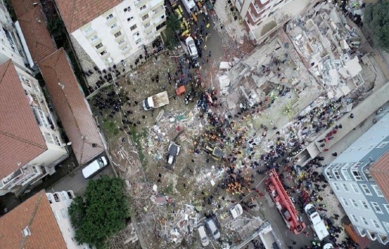 Kartal'daki Ünal Apartmanı'nın yıkımına başlandı!