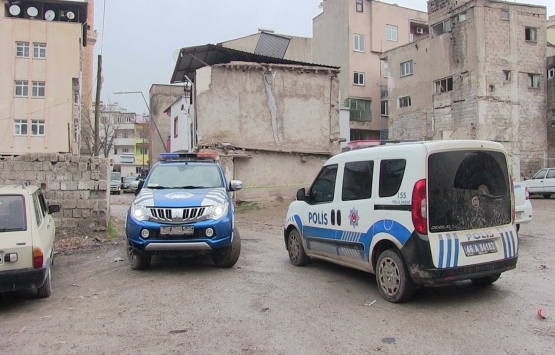 Kahramanmaraş Elbistan da iki katlı kerpiç ev çöktü!