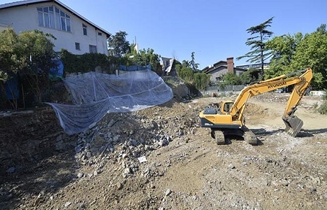 Murat Hazinedar'ın Beşiktaş'taki arsasında inşaat başladı!