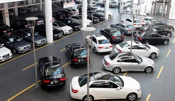 Araba fiyatları kafa karıştırıyor! Bayiler nasıl liste fiyatının altına satıyor? Emre Özpeynirci açıkladı!