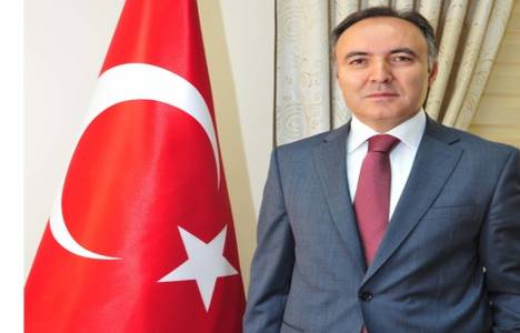 Ahmet Altıparmak kimdir?