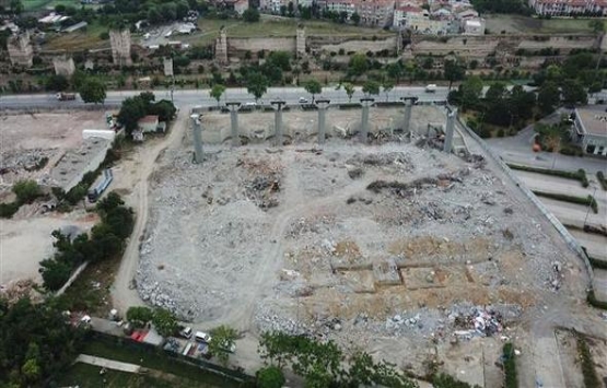 Abdi İpekçi Spor Salonu nun yıkımında sona gelindi!